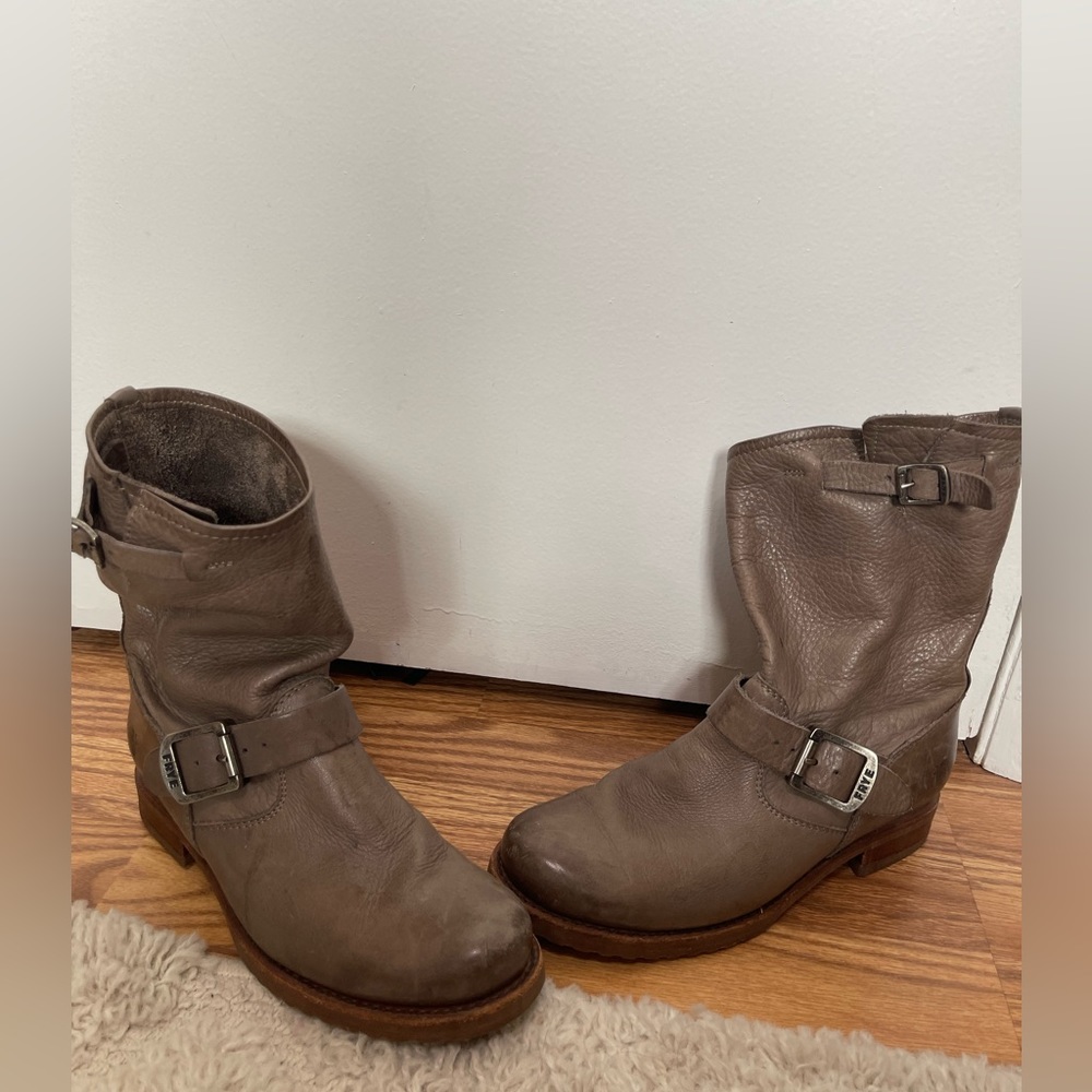 Frye Veronica Short Bootie moto style gray leather size 7